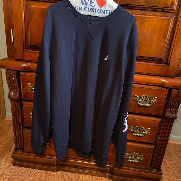 Men’s Nautica Sweatshirt - Picture 2 of 2